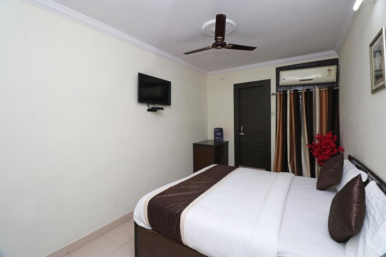 Oyo 23009 Hotel Maxx Lucknow Exterior foto